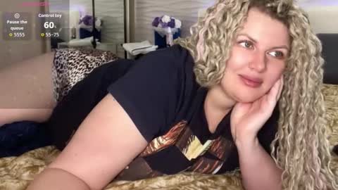 Snapshot of vellinka chatting on 09/13/25, 05:51 vellinka online show from 09/13/25, 05:51