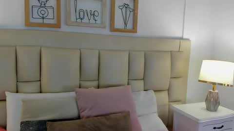 Velora online show from 10/19/25, 03:40