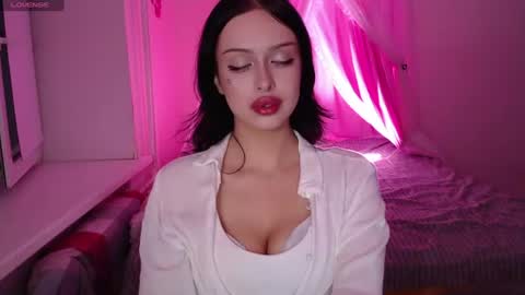 Snapshot of veloravexis chatting on 06/10/26, 05:34 Velora online show from 06/10/26, 05:34