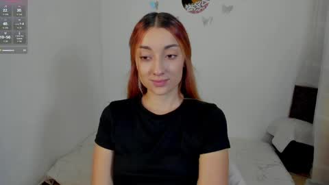 Snapshot of velvet_00 chatting on 04/25/26, 01:41 velvet_00 online show from 04/25/26, 01:41