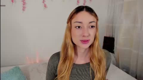 Snapshot of velvet_00 chatting on 06/11/26, 07:50 velvet_00 online show from 06/11/26, 07:50