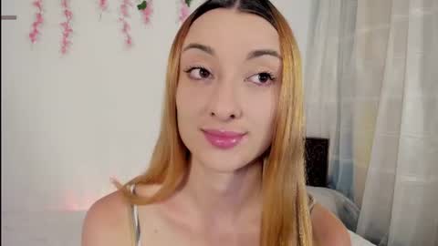 velvet_00 online show from 06/25/26, 02:44