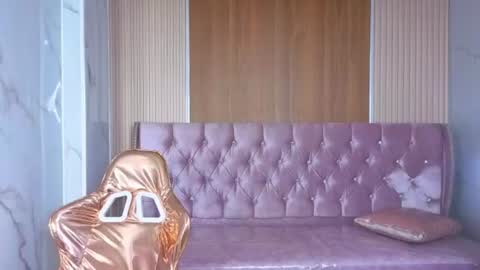 Snapshot of velvet_celeste_b chatting on 06/11/26, 12:32 velvet_celeste_b online show from 06/11/26, 12:32