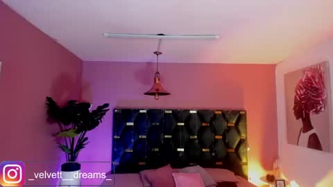 Isabella  online show from 06/05/26, 12:44