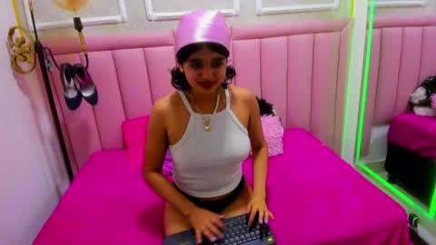 velvet_giirll online show from 06/23/26, 05:38