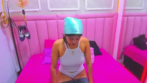 velvet_giirll online show from 07/02/26, 03:51