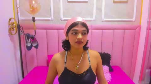 velvet_giirll online show from 07/06/26, 03:03