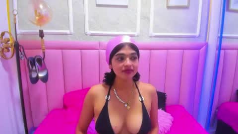 velvet_giirll online show from 07/08/26, 01:04