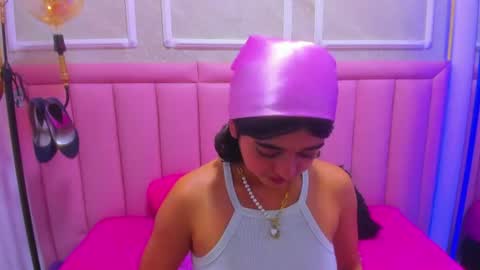 velvet_giirll online show from 07/10/26, 03:00