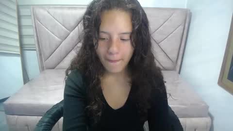 velvet_moon_v online show from 09/27/25, 01:16