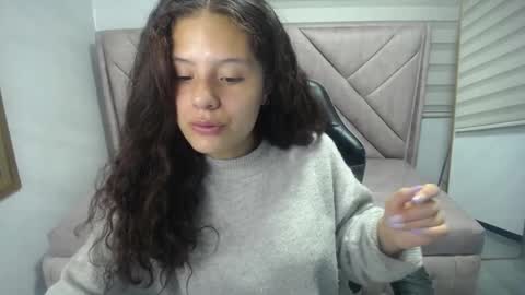 velvet_moon_v online show from 10/07/25, 01:08