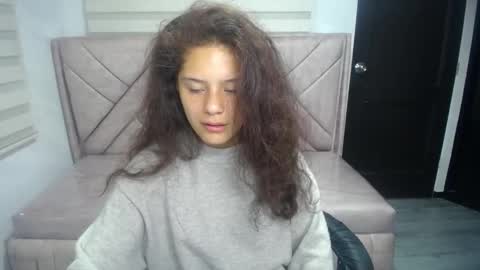 velvet_moon_v online show from 10/10/25, 01:10