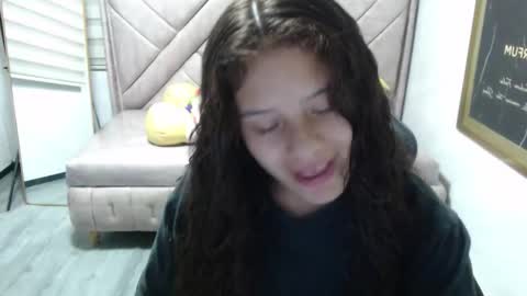 Snapshot of velvet_moon_v chatting on 12/15/25, 01:26 velvet_moon_v online show from 12/15/25, 01:26
