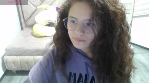 Snapshot of velvet_moon_v chatting on 01/08/26, 01:13 velvet_moon_v online show from 01/08/26, 01:13