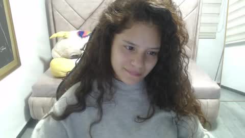 Snapshot of velvet_moon_v chatting on 01/14/26, 01:17 velvet_moon_v online show from 01/14/26, 01:17