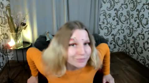 Snapshot of velvet_peach_ chatting on 10/24/25, 02:02 velvet_peach_ online show from 10/24/25, 02:02