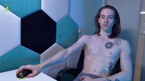 Snapshot of velvet_power chatting on 09/26/25, 10:19 Ares online show from 09/26/25, 10:19