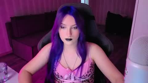 Violet online show from 07/22/26, 09:34