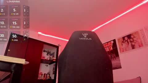 Snapshot of velvet_skyn chatting on 07/07/26, 04:33 juansito online show from 07/07/26, 04:33