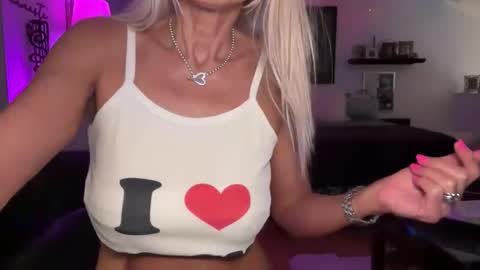 VelvetBarbie online show from 01/11/26, 07:30