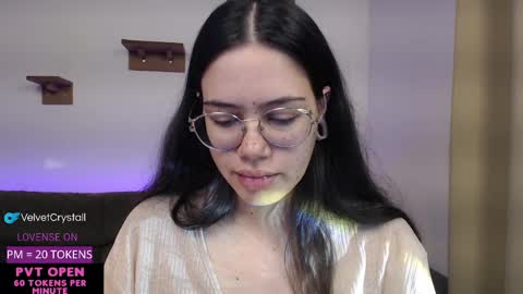 Snapshot of velvetcrystal chatting on 11/04/25, 07:18 Crystal PVT OPEN online show from 11/04/25, 07:18