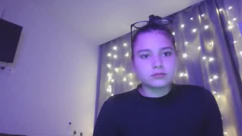 velveted_ivy online show from 10/29/25, 04:42