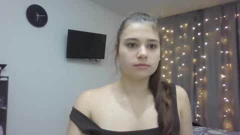 Snapshot of velveted_ivy chatting on 10/31/25, 01:23 velveted_ivy online show from 10/31/25, 01:23