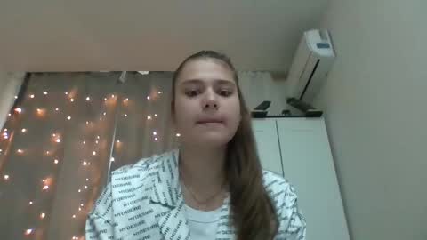 Snapshot of velveted_ivy chatting on 11/06/25, 11:11 velveted_ivy online show from 11/06/25, 11:11