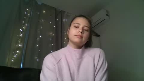 Snapshot of velveted_ivy chatting on 11/19/25, 11:21 velveted_ivy online show from 11/19/25, 11:21