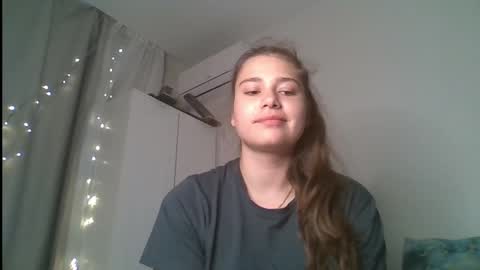 Snapshot of velveted_ivy chatting on 11/29/25, 12:08 velveted_ivy online show from 11/29/25, 12:08