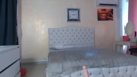 velvetmarsha online show from 02/25/25, 10:37