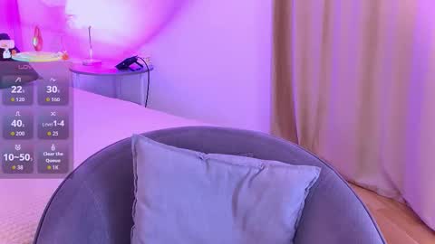 velvetvixencute online show from 10/22/25, 05:30