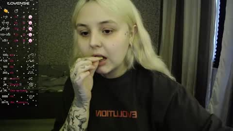 eva 3 online show from 10/08/25, 11:19