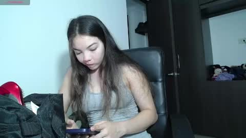 Snapshot of venelope1 chatting on 04/05/26, 11:35 Venelope 3 online show from 04/05/26, 11:35