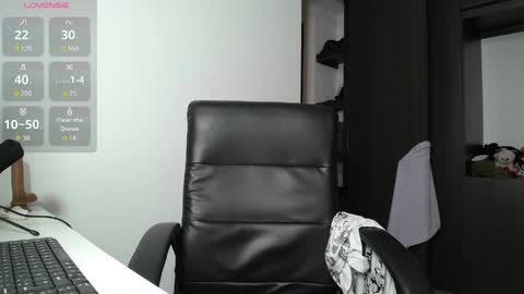 Snapshot of venelope1 chatting on 04/21/26, 03:24 Venelope 3 online show from 04/21/26, 03:24