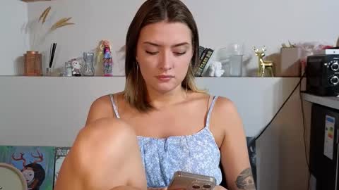 Snapshot of venera_style chatting on 09/17/25, 08:05 VENERA online show from 09/17/25, 08:05