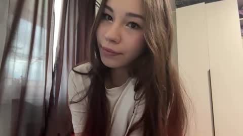 Snapshot of venessasatterwhite chatting on 06/27/26, 02:34 Milla online show from 06/27/26, 02:34