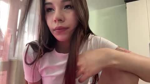 Snapshot of venessasatterwhite chatting on 07/05/26, 02:13 Milla online show from 07/05/26, 02:13