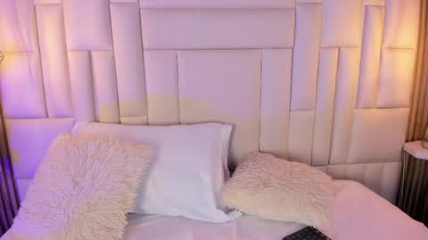 Snapshot of venezsofia chatting on 05/25/26, 11:33 venez sofia online show from 05/25/26, 11:33