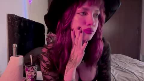 Lanna   online show from 10/17/25, 01:03