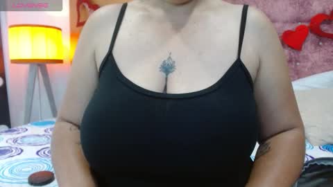 Snapshot of vennuss89 chatting on 10/20/25, 11:21 vennuss89 online show from 10/20/25, 11:21