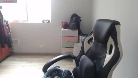Snapshot of venus496613 chatting on 05/30/26, 05:32 venus496613 online show from 05/30/26, 05:32
