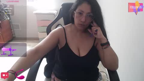 Snapshot of venus496613 chatting on 06/07/26, 05:38 venus496613 online show from 06/07/26, 05:38