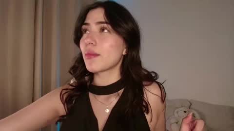 Snapshot of venus_art11 chatting on 11/11/25, 02:33 venus_art11 online show from 11/11/25, 02:33