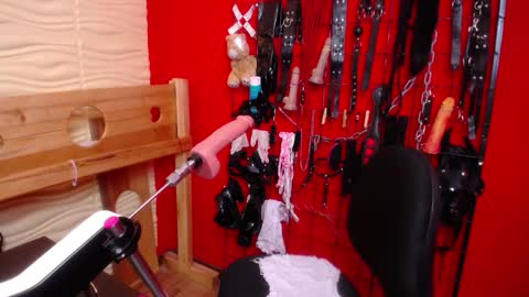 Snapshot of venus_bms_ chatting on 03/27/26, 10:59 VENUS online show from 03/27/26, 10:59