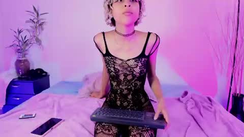 Snapshot of venus_elfie chatting on 06/10/26, 09:03 Venus Elfie online show from 06/10/26, 09:03
