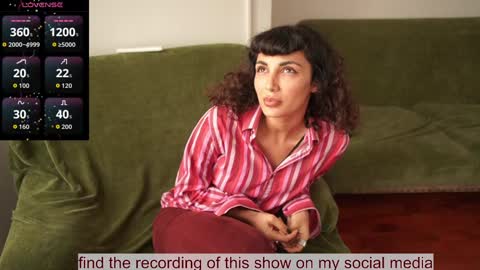 Snapshot of venus_in_jeans chatting on 10/14/25, 12:17 Bella online show from 10/14/25, 12:17