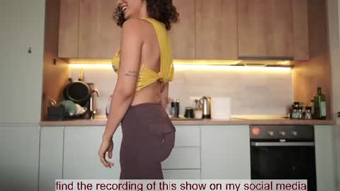 Bella online show from 07/23/26, 07:39