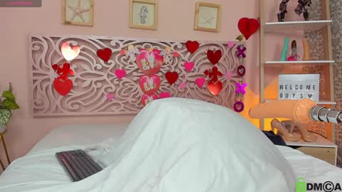 .. online show from 02/04/25, 12:33