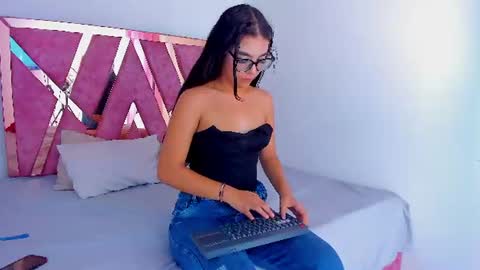 Snapshot of venus_secrets chatting on 06/12/26, 09:46 VERONICA online show from 06/12/26, 09:46